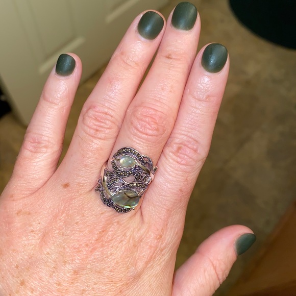 Le Vieux Genuine Marciabalone Peacock Feather Ring - Picture 3 of 5